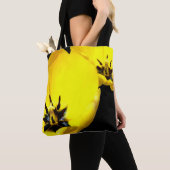 Sac à impression de tulipe jaune partout (De près)