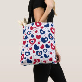 Sac à main à coeurs rouges et bleus (De près)