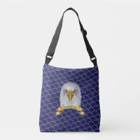 Aigle et ruban sur des cercles bleus sans fin