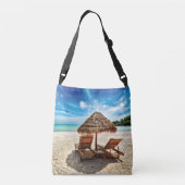 Sac Ajustable Lounge on beach throw pillow (Dos)