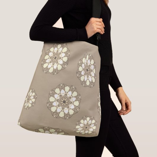 SAC AJUSTABLE "NEUTRAL CREAM TAN MANDALA FLOWER" (De près)