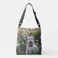 Terrier écossais blanc avec Roses blancs noirs,