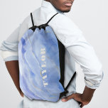 Sac Avec Cordons Chic Bleu Marbre Personnalisé<br><div class="desc">Votre nom en lettres chic personnalise ce sac à timon élégant avec une motif en marbre bleu,  blanc et or. Créez-vous pour vous-même ou offrez-en un cadeau.</div>