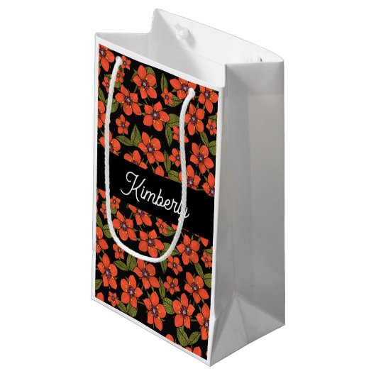 Sac cadeau à monogramme floral rouge Boho (Devant Angle)