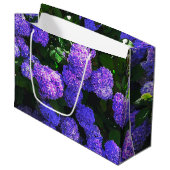 Sac cadeau classique violet réaliste Hydrangea (Devant Angle)