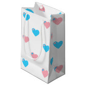 Sac cadeau coeurs Fierté Trans (Devant Angle)