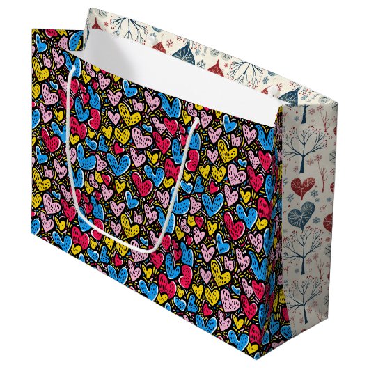 Sac cadeau grand format à coeurs et arbres d'hiver (Devant Angle)