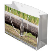 Sac Cadeau Grand Héron bleu debout dans le lac Champlain (Dos Angle)