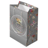 Sac Cadeau Moyen 16e anniversaire de Mariage Cire, Statice, & Perid (Devant Angle)