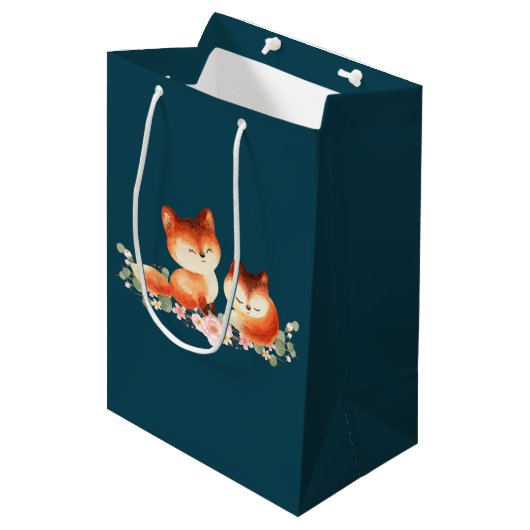 Sac Cadeau Moyen 2 mignons Petits Renards Rouges Aquarelle Design (Devant Angle)