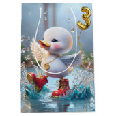 Sac Cadeau Moyen 3e anniversaire Duck Dancing In a Rain Puddle (Devant)