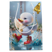 Sac Cadeau Moyen 4e anniversaire Duckkling Dancing in a Puddle (Devant)