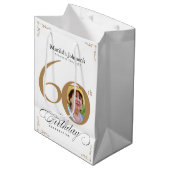 Sac Cadeau Moyen 60e anniversaire Calligraphie Script Gold White Ph (Devant Angle)