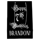 Sac Cadeau Moyen 7e anniversaire : fantaisie, élégant script + Nom  (Dos)