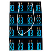 Sac Cadeau Moyen 83e anniversaire avec bougies (Devant)