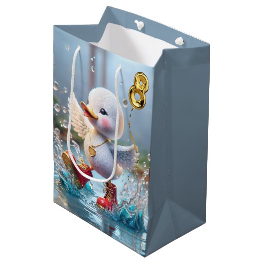 Sac Cadeau Moyen 8e anniversaire Duckkling Dancing in a Puddle (Devant Angle)