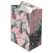Sac Cadeau Moyen Ananas & marbre rose Swirl moderne Tropical Chic (Devant Angle)