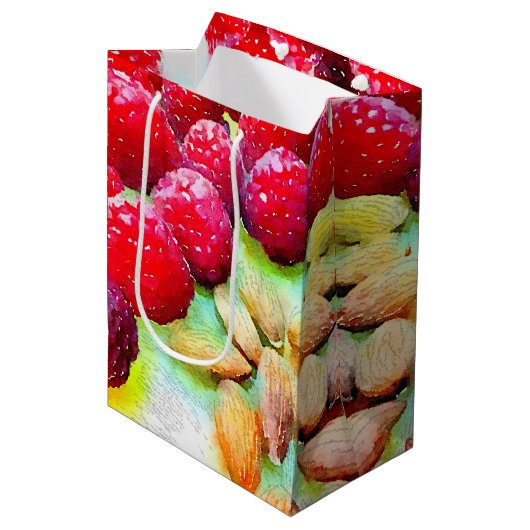 Sac Cadeau Moyen Aquarelle de framboises et d'amandes (Devant Angle)