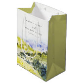 Sac Cadeau Moyen Aquarelle verte Jaune Campagne Hills Mariage (Devant Angle)