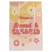 Sac Cadeau Moyen Bachelorette de marguerite super et fiancée (Dos)