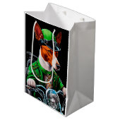 Sac Cadeau Moyen Basenji Chien conduisant vélo St. Patrick's Day (Devant Angle)