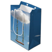 Sac Cadeau Moyen Birthday Swing Hanging From a Cumulus Cloud (Devant Angle)