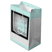 Sac Cadeau Moyen Bleu Clair Noir Et Blanc (Dos Angle)