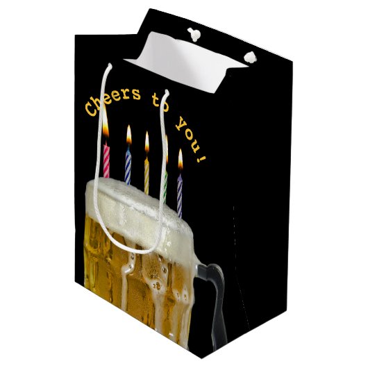 Sac Cadeau Moyen Bougies D'Anniversaire En Bière (Devant Angle)