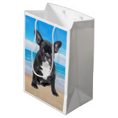 Sac Cadeau Moyen Bulldog Français Assis Sur La Plage (Dos Angle)