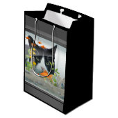 Sac Cadeau Moyen Chat scrutant dans l'aquarium (Dos Angle)
