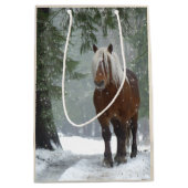 Sac Cadeau Moyen Cheval Brown dans une forêt d'hiver avec chute de (Devant)
