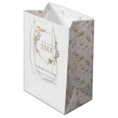 Sac Cadeau Moyen Chic Dusky Rose Blush Fleur sauvage Crest Graduati (Dos Angle)