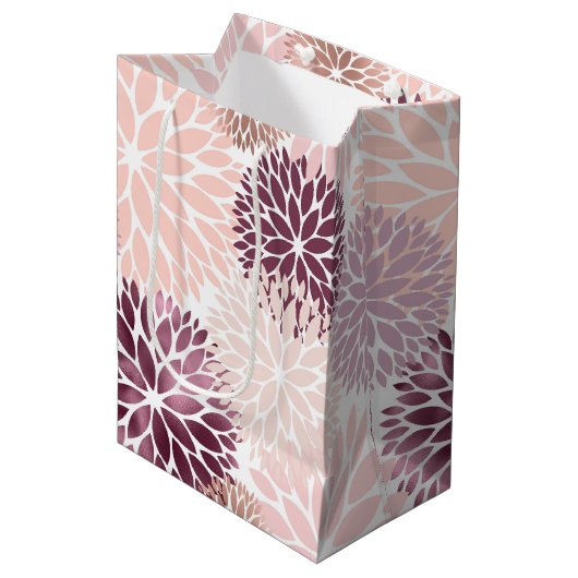 Sac Cadeau Moyen Chic Fleur Rose Élégant (Devant Angle)