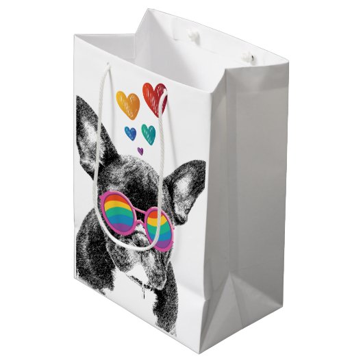 Sac Cadeau Moyen Chien de taureau avec Coeurs Saint-Valentin (Devant Angle)