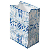 Sac Cadeau Moyen Chinoiserie florale géométrique bleue | MARIAGE (Devant Angle)