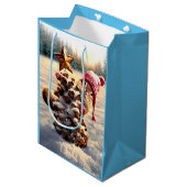 Sac Cadeau Moyen Chipmunk Avec Pine Cone Tree (Devant Angle)