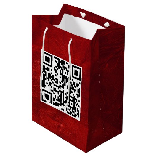 Sac Cadeau Moyen Code QR Anniversaire Sur Cuir Rouge (Devant Angle)
