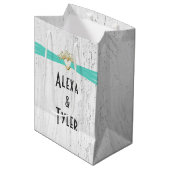 Sac Cadeau Moyen Coeur avec ruban Turquoise sur bois blanchi (Devant Angle)