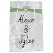 Sac Cadeau Moyen Coeur avec ruban vert Sage sur Damask (Devant)