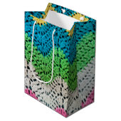 Sac Cadeau Moyen Conception de Crochet arc-en-ciel (Devant Angle)
