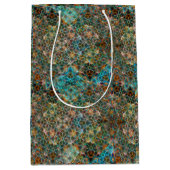 Sac Cadeau Moyen Controlled Chaos – Muted Fall (Devant)