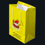 Sac Cadeau Moyen Crabe Christmas Beach Tropical Funny<br><div class="desc">Dites à tous vos amis de plage tropicale que Sandy Claws vient en ville pour Noël ! C'est un crabe, alors ne fais pas ce crabby Père Noël ou tu auras du charbon cette fête ! C'est le dessin animé parfait pour faire sourire les amateurs de plage ce Noël !...</div>