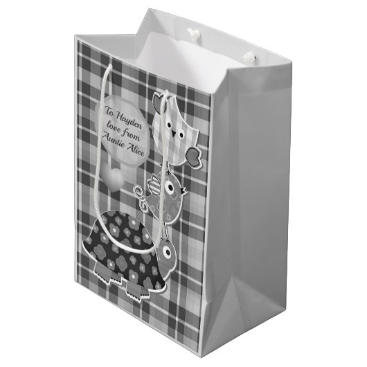 Sac Cadeau Moyen Cute Grey Plaid Turtle and Owl Personalised  (Devant Angle)
