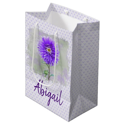 Sac Cadeau Moyen Dahlia sur les coeurs pour l'anniversaire (Devant Angle)