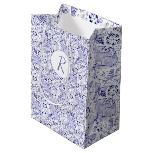 Sac Cadeau Moyen Delft Blue & White Rabbit Bird Monogramme de Pâque (Devant Angle)