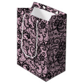Sac Cadeau Moyen Dentelle noire en rose (Devant Angle)