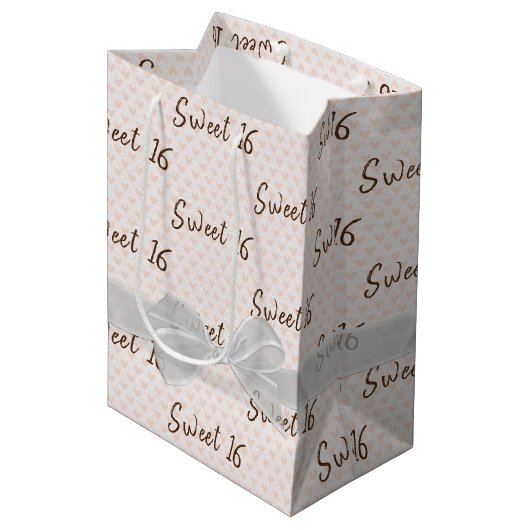 Sac Cadeau Moyen Douce 16 Anniversaire Bow sur les coeurs (Devant Angle)