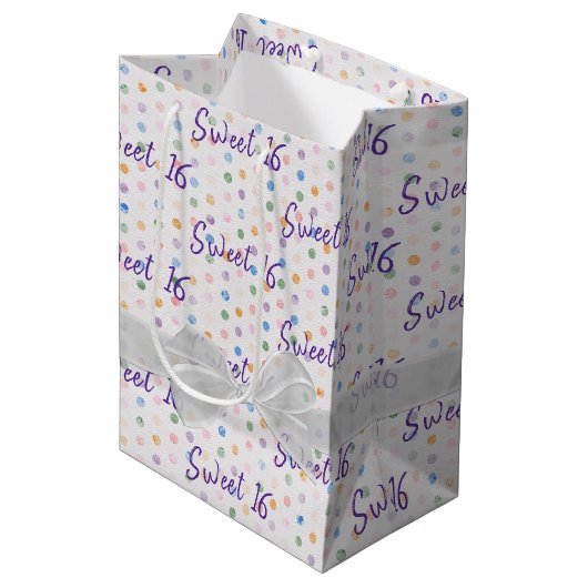 Sac Cadeau Moyen Doux 16 Anniversaire Bow sur Pois (Devant Angle)