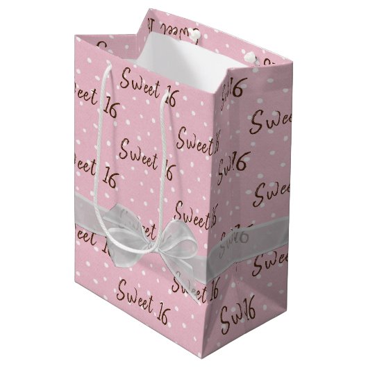 Sac Cadeau Moyen Doux 16 Anniversaire Bow sur Pois (Devant Angle)