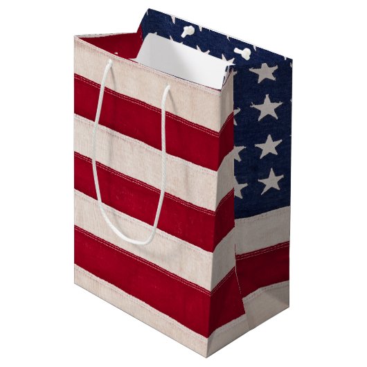 Sac Cadeau Moyen Drapeau vintage (Devant Angle)